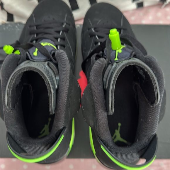 Air Jordan Retro 6 - Picture 5 of 5